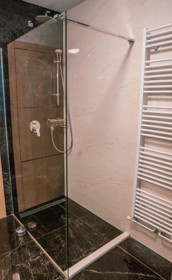 Luxury White Violeta Apartman Mandre