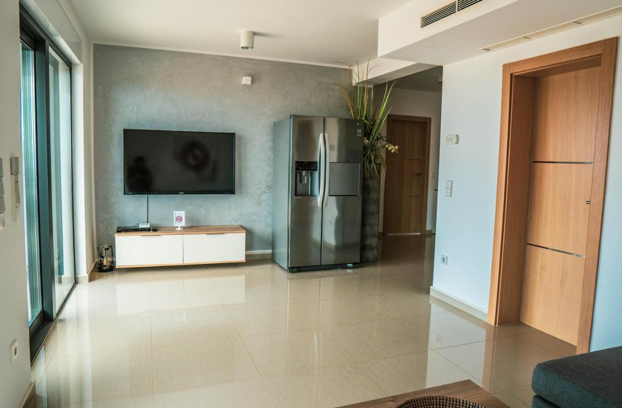Apartment Luxury White Violeta Mandre