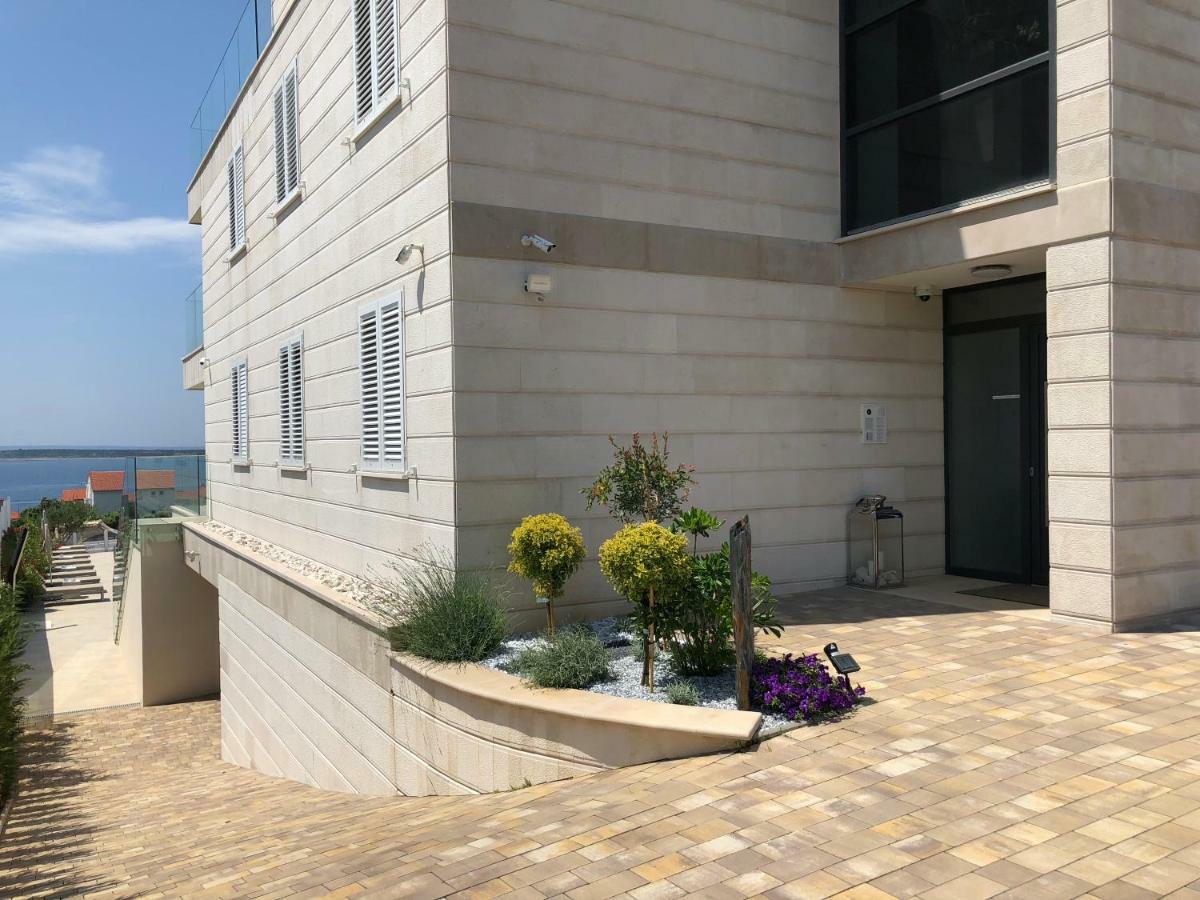 Apartment Luxury White Violeta