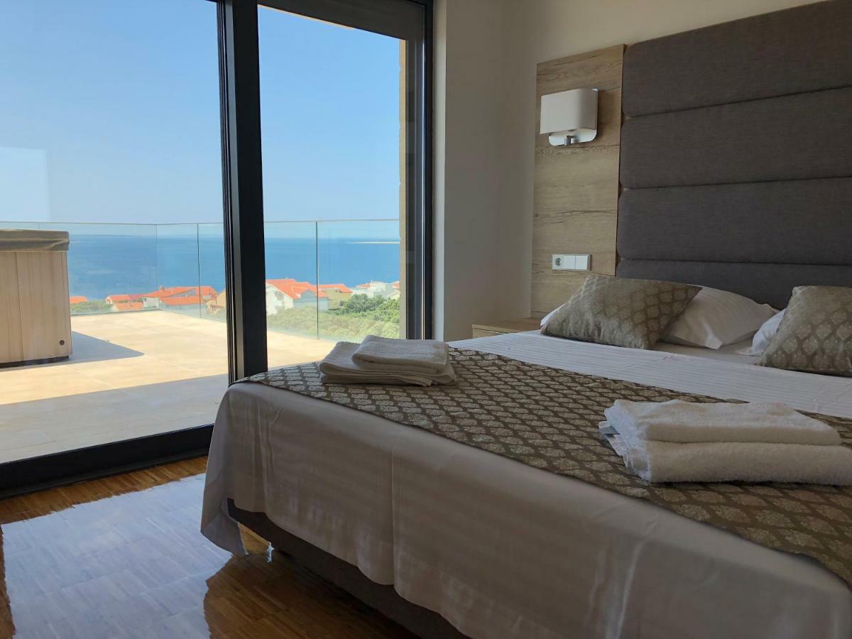 Luxury White Violeta Apartment Mandre